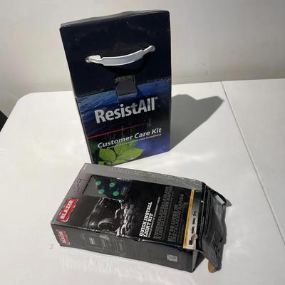 Lot With Vehicle Accessory Lights And Finish Protection Products