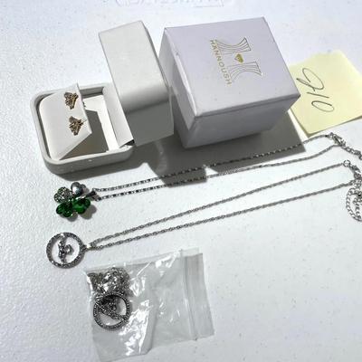 Lot With Necklaces And Earrings