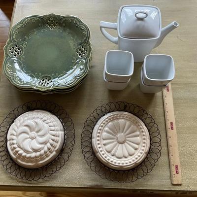 Decor And White Teapot