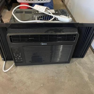 Working Midea 5000 BTU Window Air Conditioner