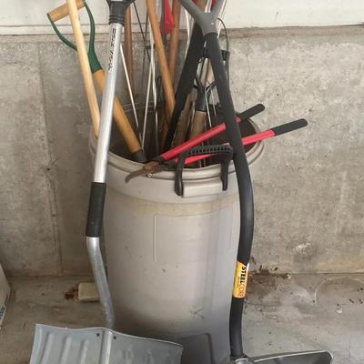 Snow & Garden Shovels, Reflectors and other Items 