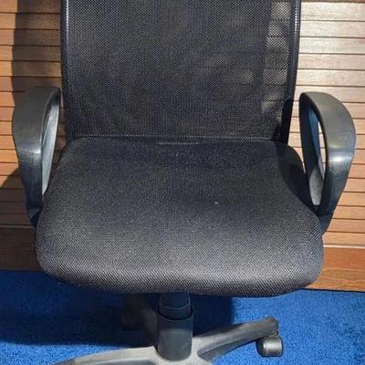 Black Mesh Office Chair 