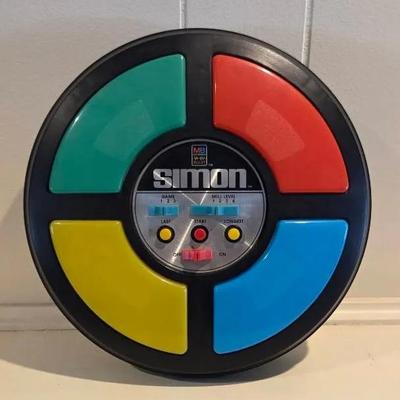 Vintage Milton Bradley Simon Game
