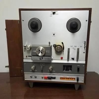 Vintage Akai Cross-Field X-1800SD 1/4" Reel to Reel & 8 Track Cassette Recorder