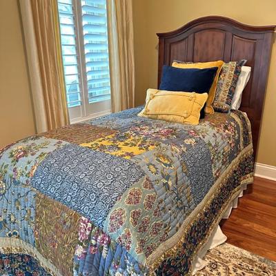 Sale Photo Thumbnail #30