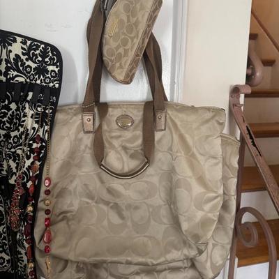 Sale Photo Thumbnail #101