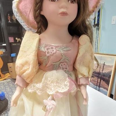 Selection of Toys, Dolls and Collectibles 