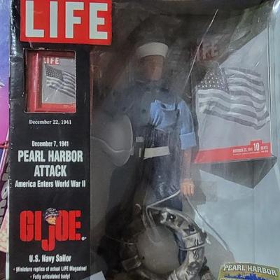 Selection of Toys, Dolls and Collectibles 