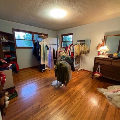 Sale Photo Thumbnail #12