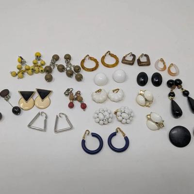 Vintage Acrylic & Enameled Clip On Earrings