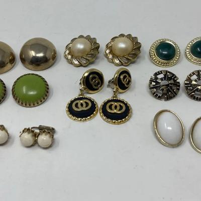 Vintage Gold Toned Clip On Earrings