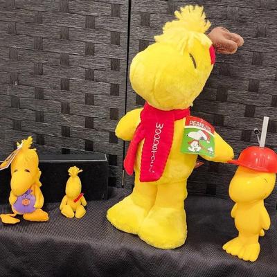 PEANUTS Woodstock: 20" Reindeer Woodstock, Small Plushies, & Straw Cup 