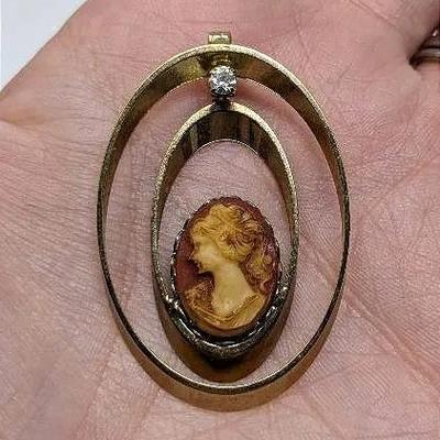 Imported Cameo Pendant 