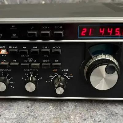 Drake R7A Communications Receiver | HF / Shortwave Amateur Radio Receiver | Powers On