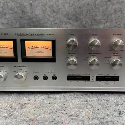Kensonic Laboratory Accuphase E-202 | Vintage Integrated Stereo Amplifier