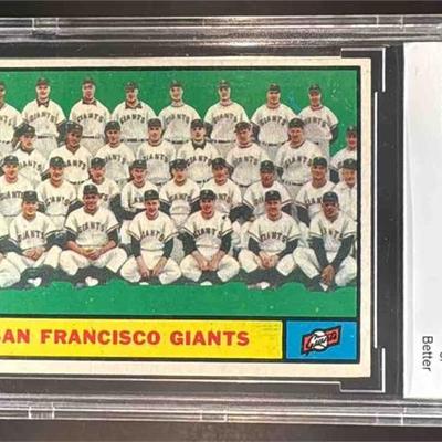 1961 Topps San Francisco Giants #167 Team Card Willie Mays BCCG 8 Graded