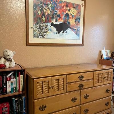 Dresser and art 