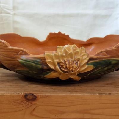 Roseville Pottery Water Lily 441-10 Handled Console Bowl
