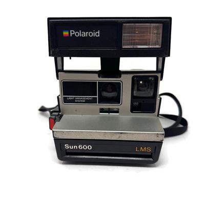 Polaroid Sun 600 LMS – Vintage Instant Film Camera 