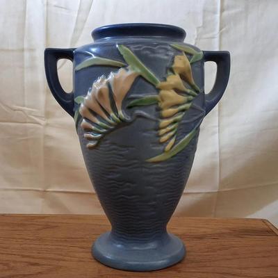 Roseville Pottery Zephyr Lily 121-8 Double-Handled Vase