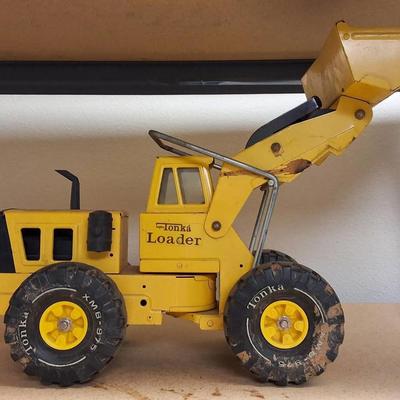 Vintage Tonka Front-End Loader
