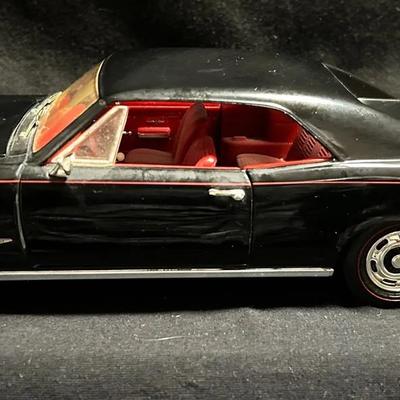 1:18 Scale 1966 Pontiac GTO Diecast Model – Black w/ Red Interior – Opening Hood & Doors – GM Licens