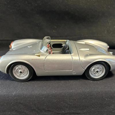 Maisto Porsche 550A Spyder 1:18 Die-Cast Model – Opening Panels, Detailed Engine & Interior