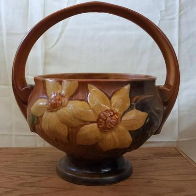 Vintage Roseville Jonquil basket vase, shape 397-10