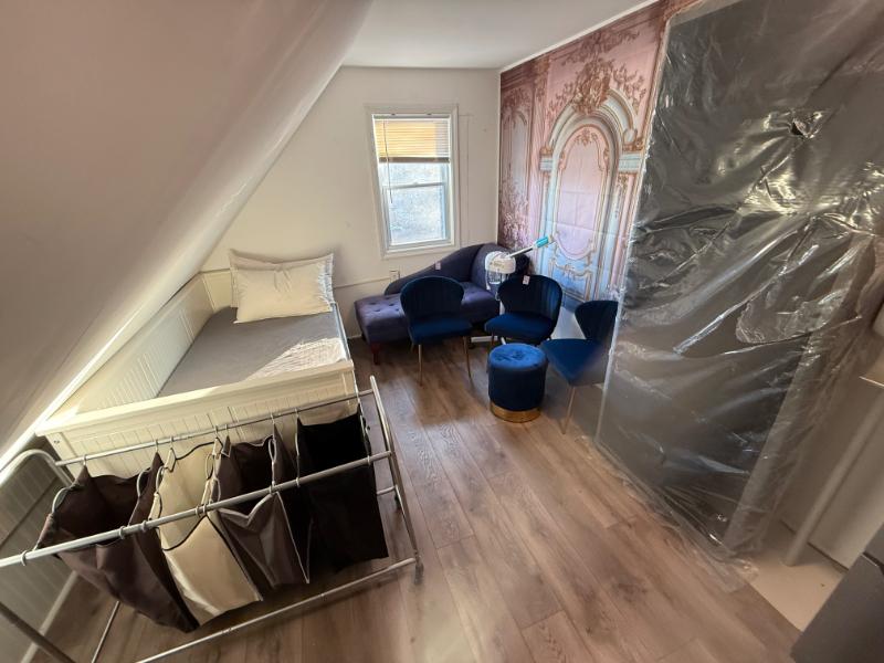 Sale Photo Thumbnail #26