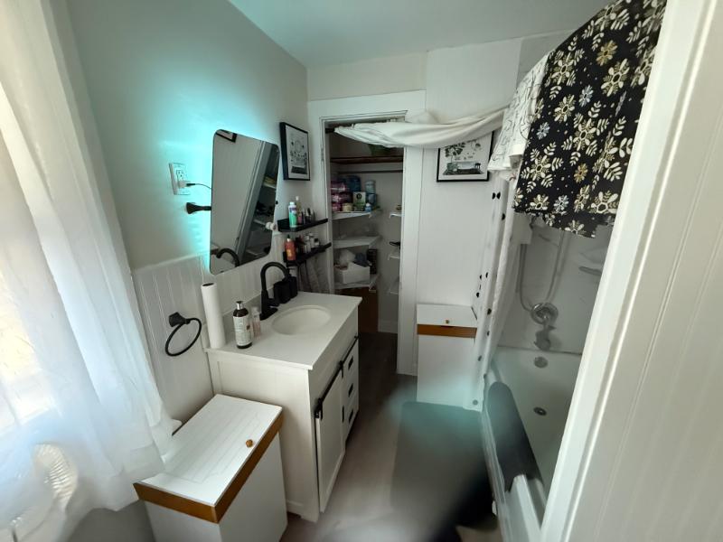 Sale Photo Thumbnail #17