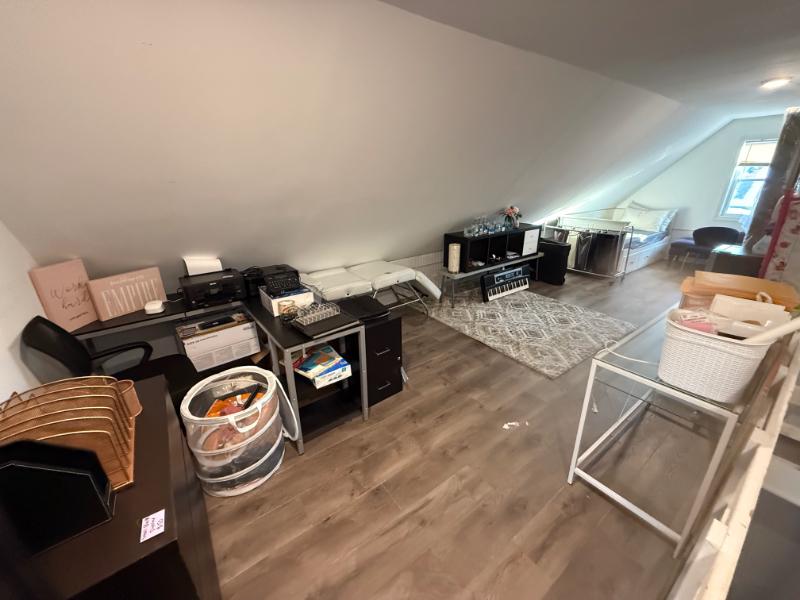 Sale Photo Thumbnail #25