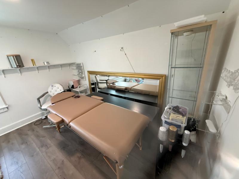 Sale Photo Thumbnail #23