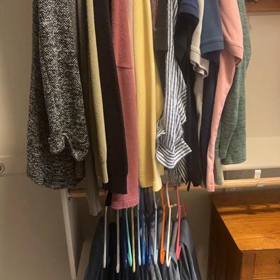 Womens And Men’s Tops And Jeans 