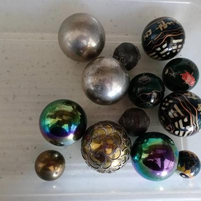 Metal And Metallic Mediatation Balls With Chimes 