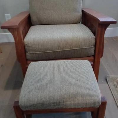 Cushioned Mission Style Wood Chair With Adjustable Back & Ottoman
