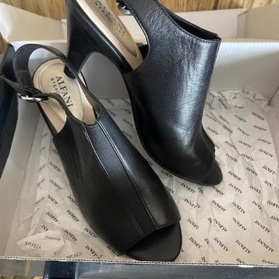 Sale Photo Thumbnail #100