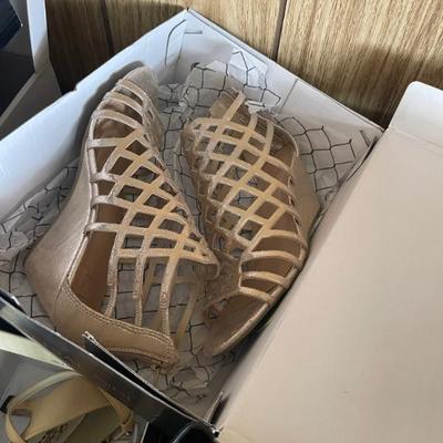 Sale Photo Thumbnail #101