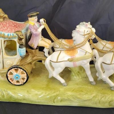 CAPODIMONTE-STYLE HORSE AND CARRIAGE FIGURINE