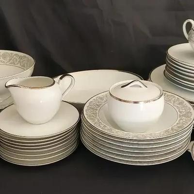 "LEONARDO" ROSENTHAL DINNERWARE