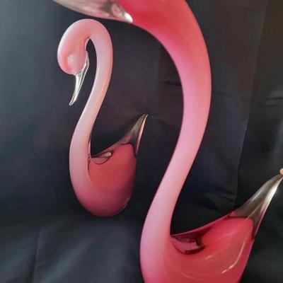 MURANO-STYLE FORMIA PINK GLASS SWANS