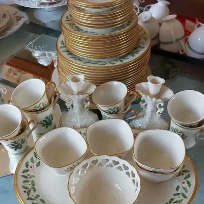 LENNOX CHRISTMAS DISHES 