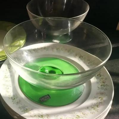 ASSORTED GLASS AND BAVARIAN CHINA PLATES AND COMPOTES