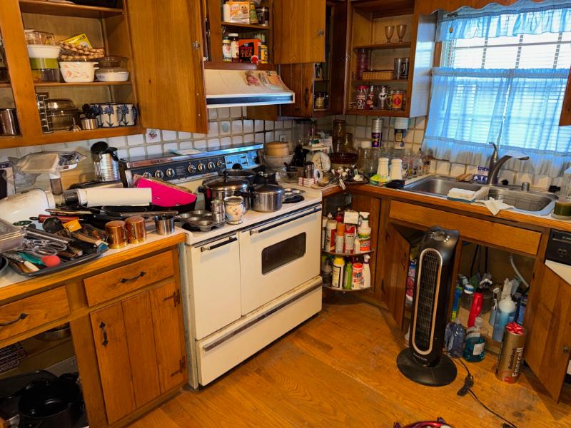 Sale Photo Thumbnail #110