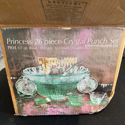 285: Princess 26 Piece Crystal Punch Set 
