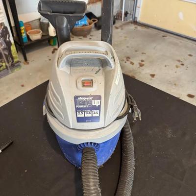 272: Shop vac Hang Up Portable Shop Vac