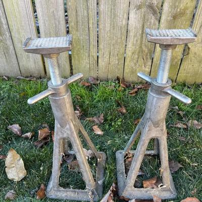 249: Screw Adjustable Jack Stands 