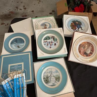 283: Avon Collectible Plate Collection