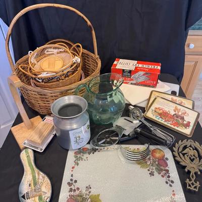 209: Miscellaneous Kitchen Items 