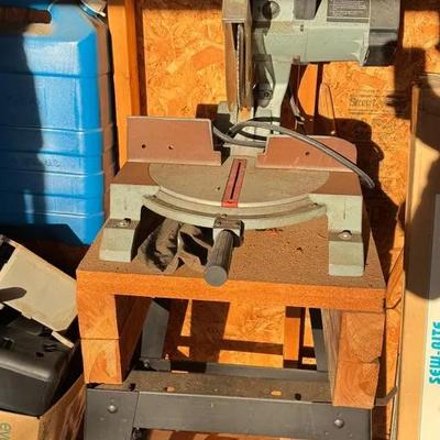 239: Delta Circular Saw With Wheeled Cart 