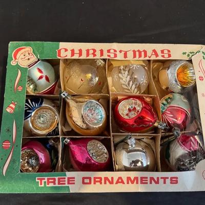 289: Box Of Vintage Christmas Ornaments 